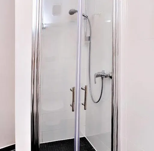 Апартаменти Negi *